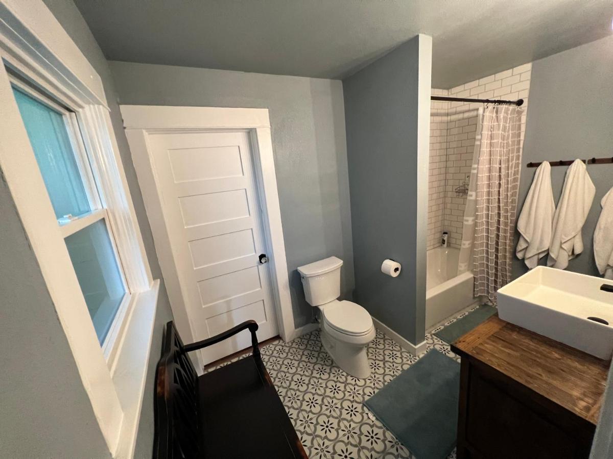 Downtown Williams, Walk Everywhere, Remodeled Exterior foto